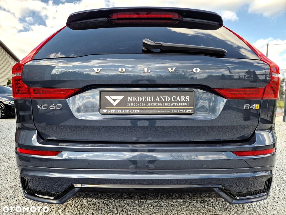 Volvo XC 60 B4 B Plus Dark - 40