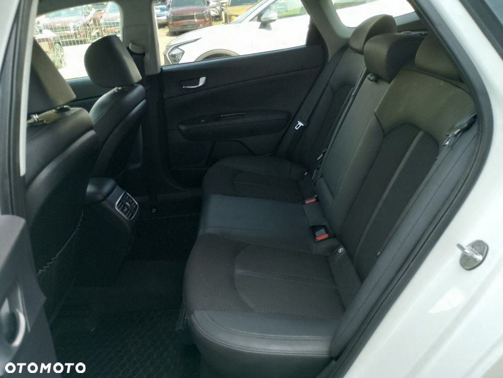 Kia Optima 1.6 T-GDI L DCT - 11