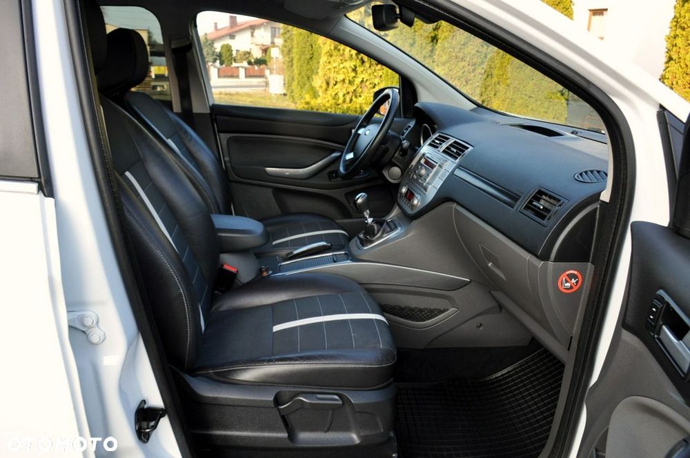 Ford Kuga - 17