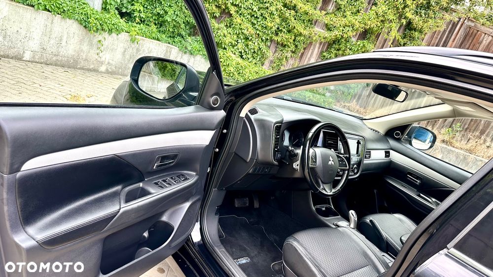 Mitsubishi Outlander 2.0 4WD - 8