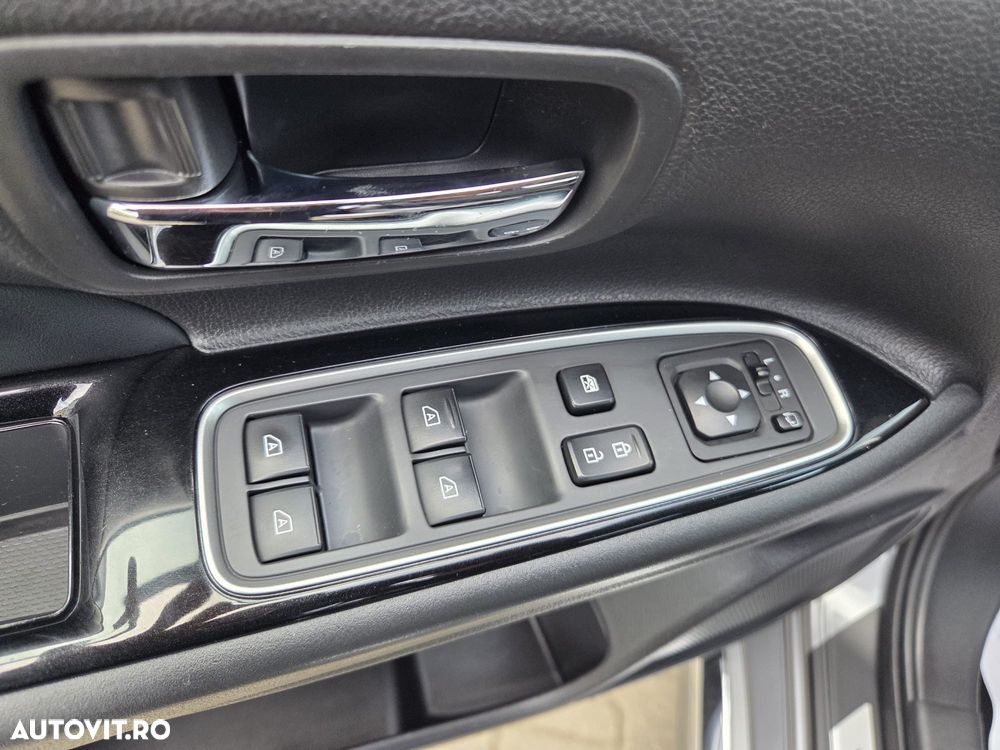 Mitsubishi Outlander - 14