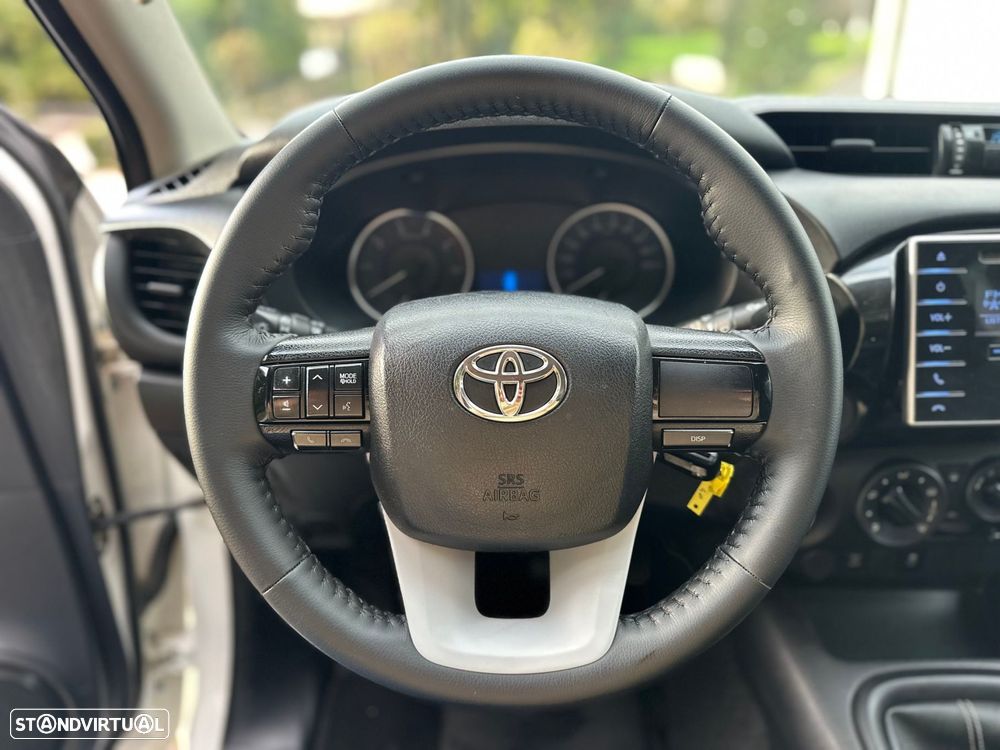 Toyota Hilux 2.4 D-4D 4WD CD CM - 6