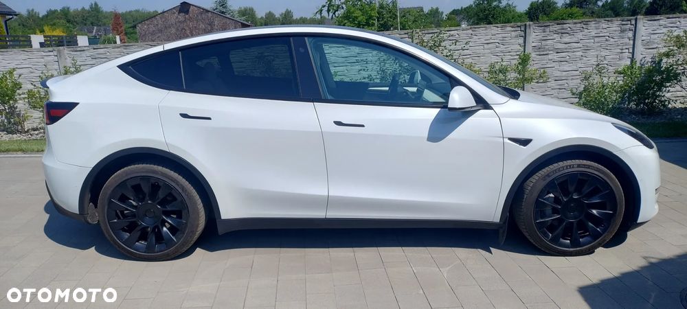 Tesla Model Y Long Range AWD - 6