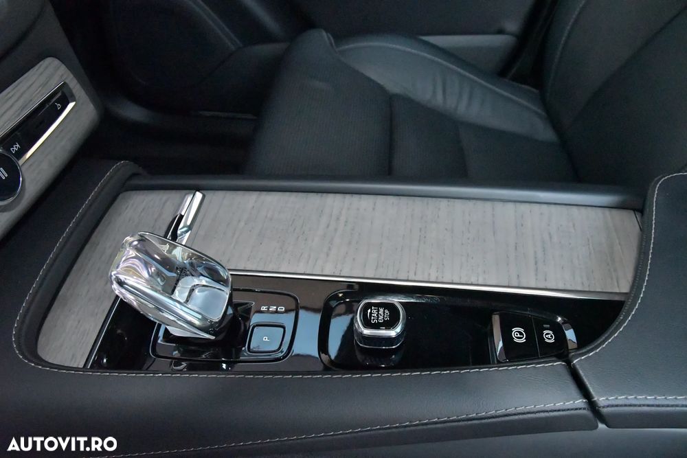 Volvo XC 90 B5 D AWD Ultimate Dark - 30