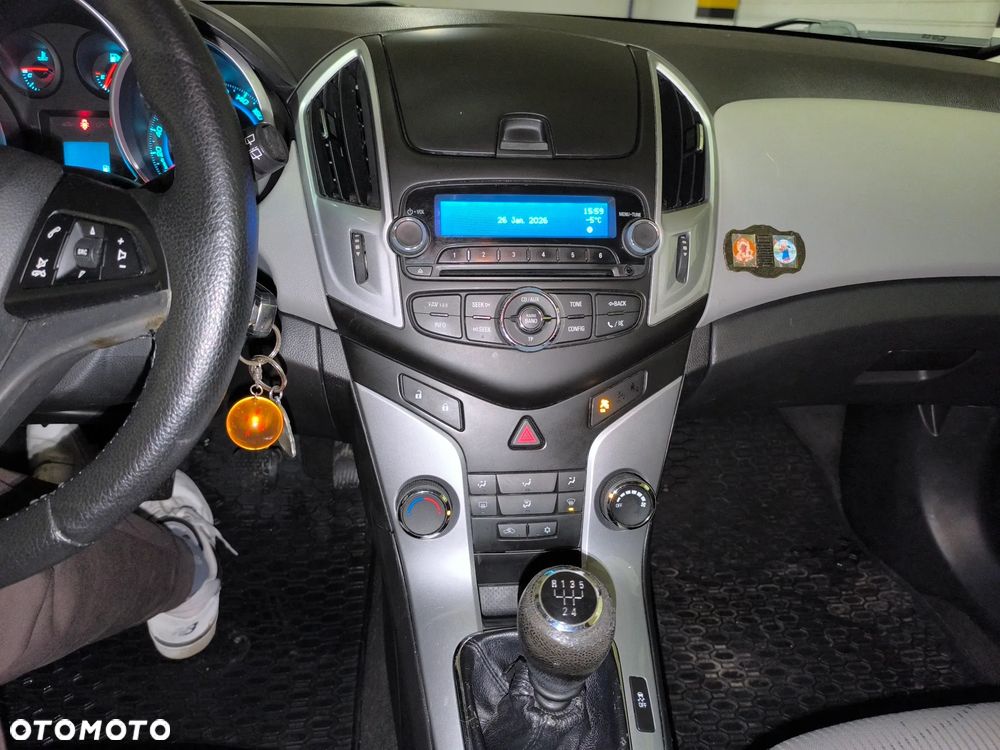 Chevrolet Cruze - 12
