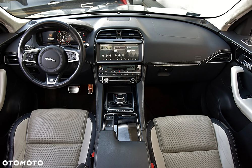 Jaguar F-Pace 2.0 i4P AWD R-Sport - 18