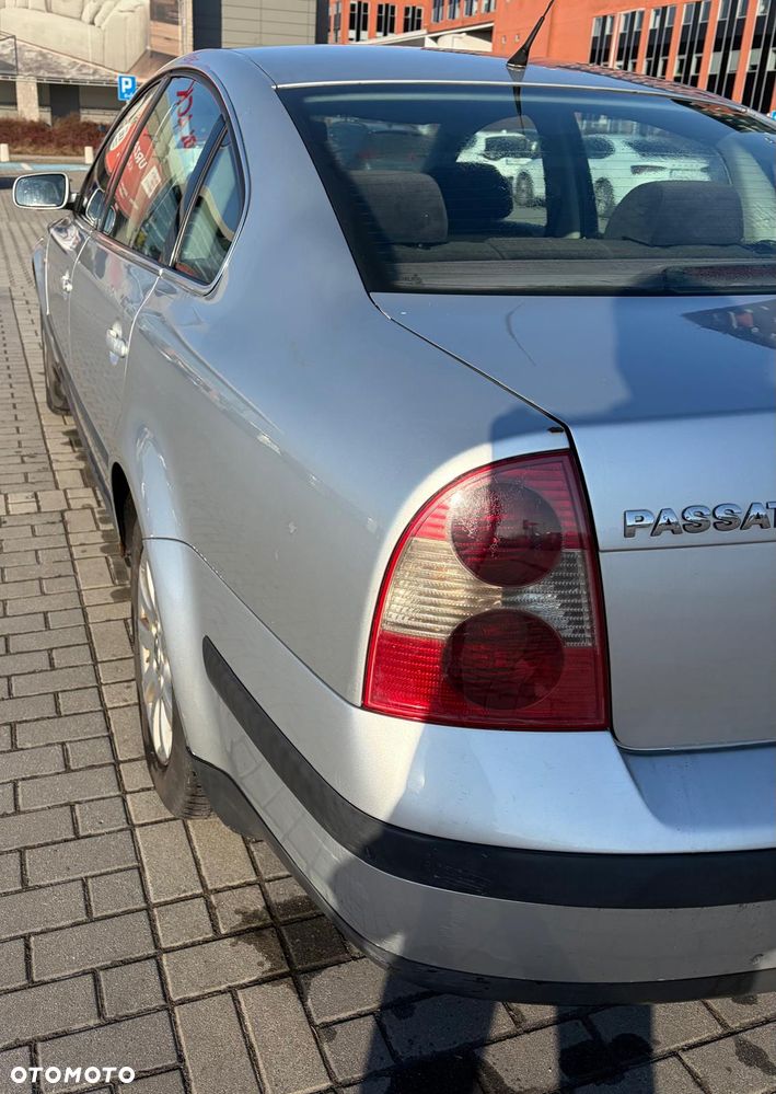 Volkswagen Passat 1.9 TDI Comfortline - 5