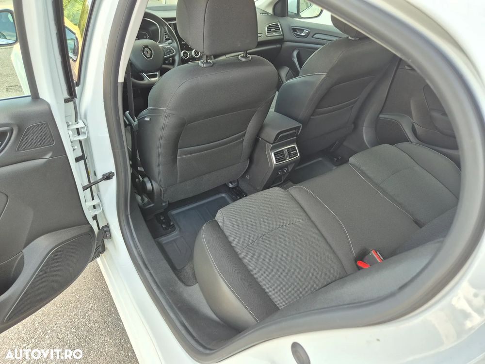 Renault Megane TCe 140 EDC GPF Equilibre - 12
