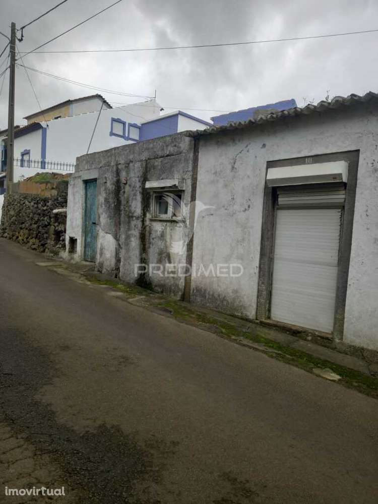Moradia para Recuperar nas Fontinhas - Grande imagem: 2/10