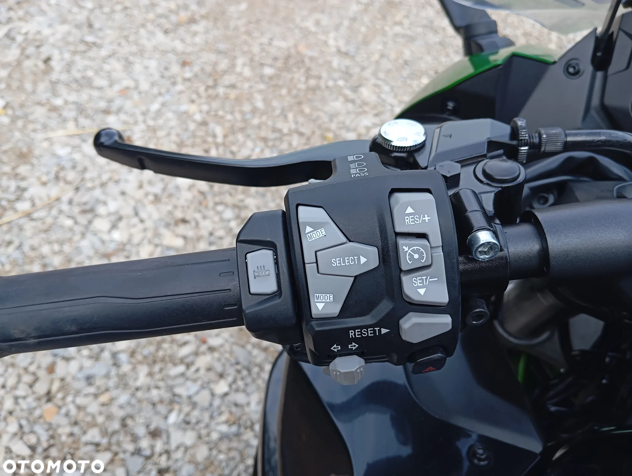 Kawasaki Ninja 1000 SX - 4