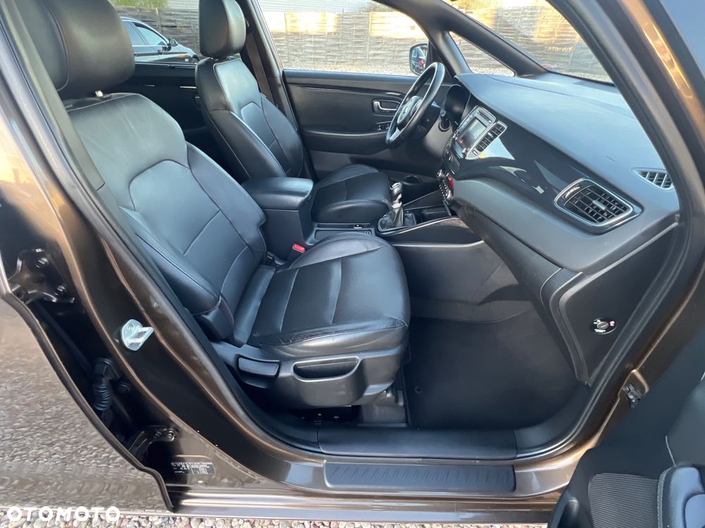 Kia Carens 1.6 GDI ISG Spirit - 32