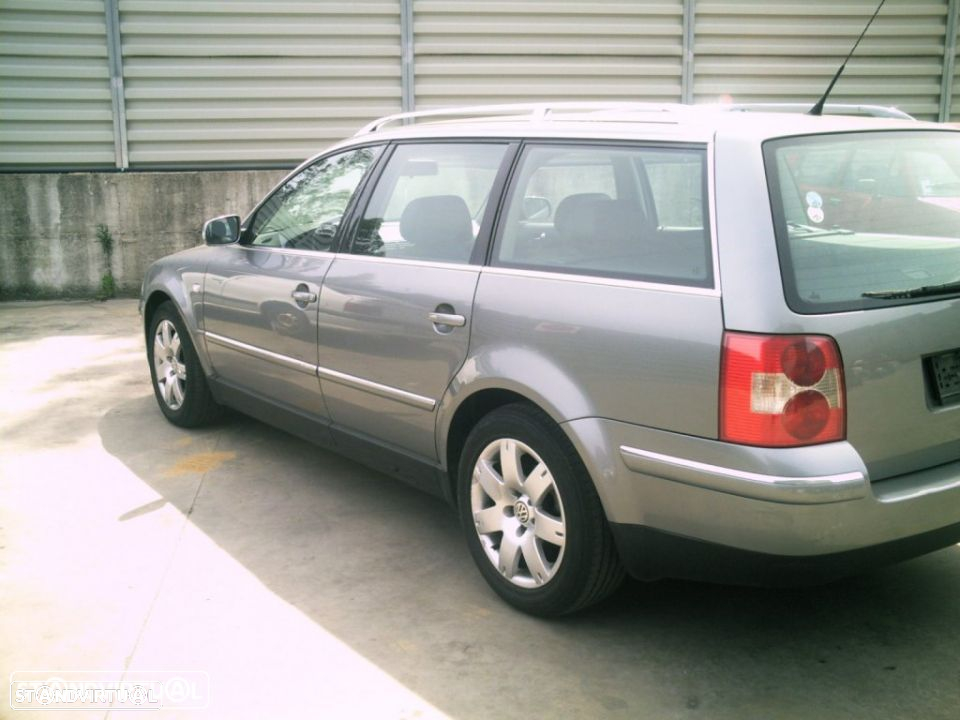 VW Passat 2.8 v6 de 2002 para peças - 4