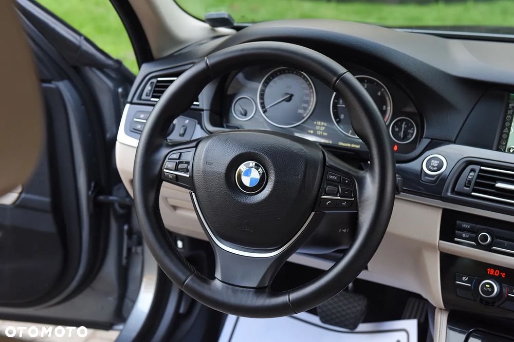 BMW Seria 5 520d - 35