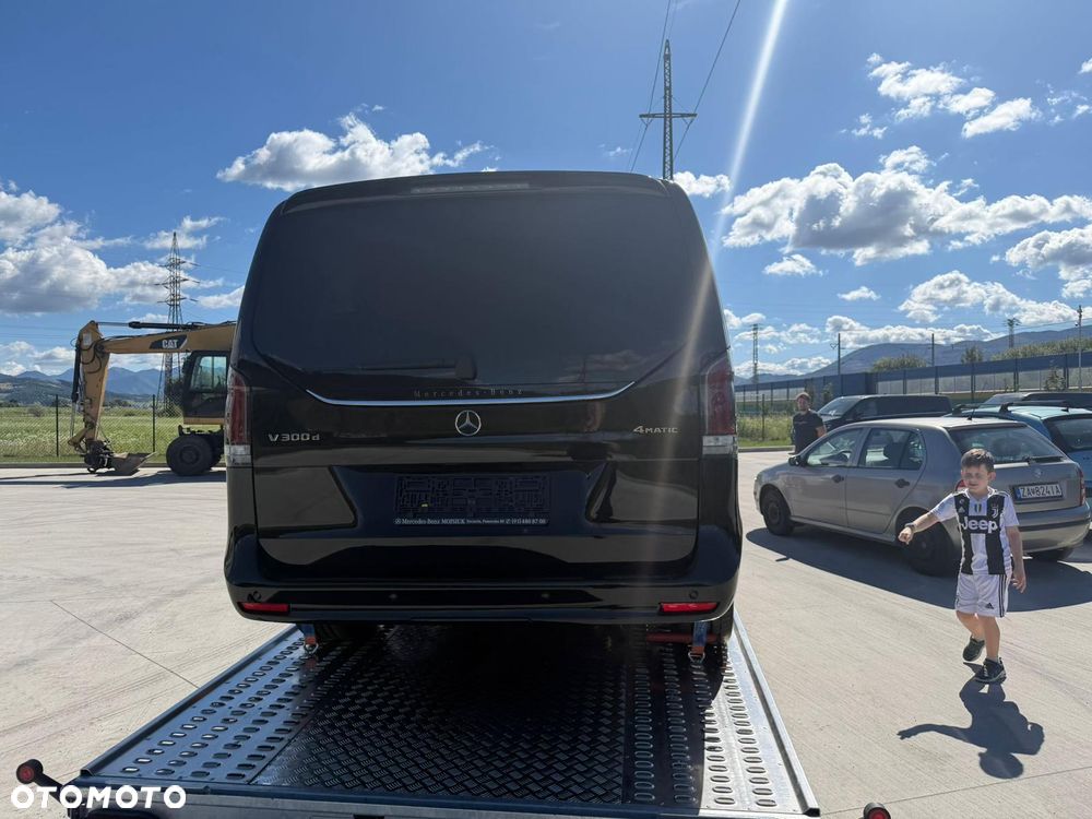 Mercedes-Benz Klasa V 300 d 4-Matic Exclusive 9G-Tronic (długi) - 3