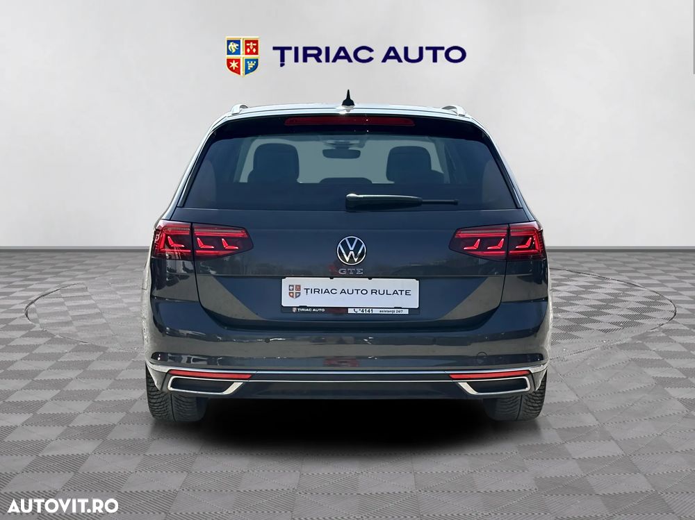 Volkswagen Passat - 4