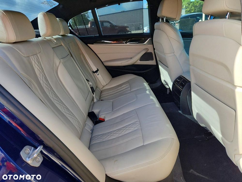 BMW Seria 5 540i xDrive Sport - 9