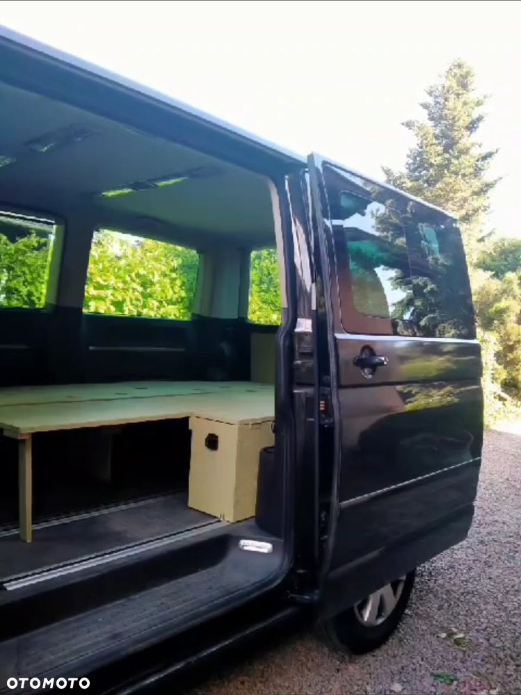 Volkswagen Multivan - 15
