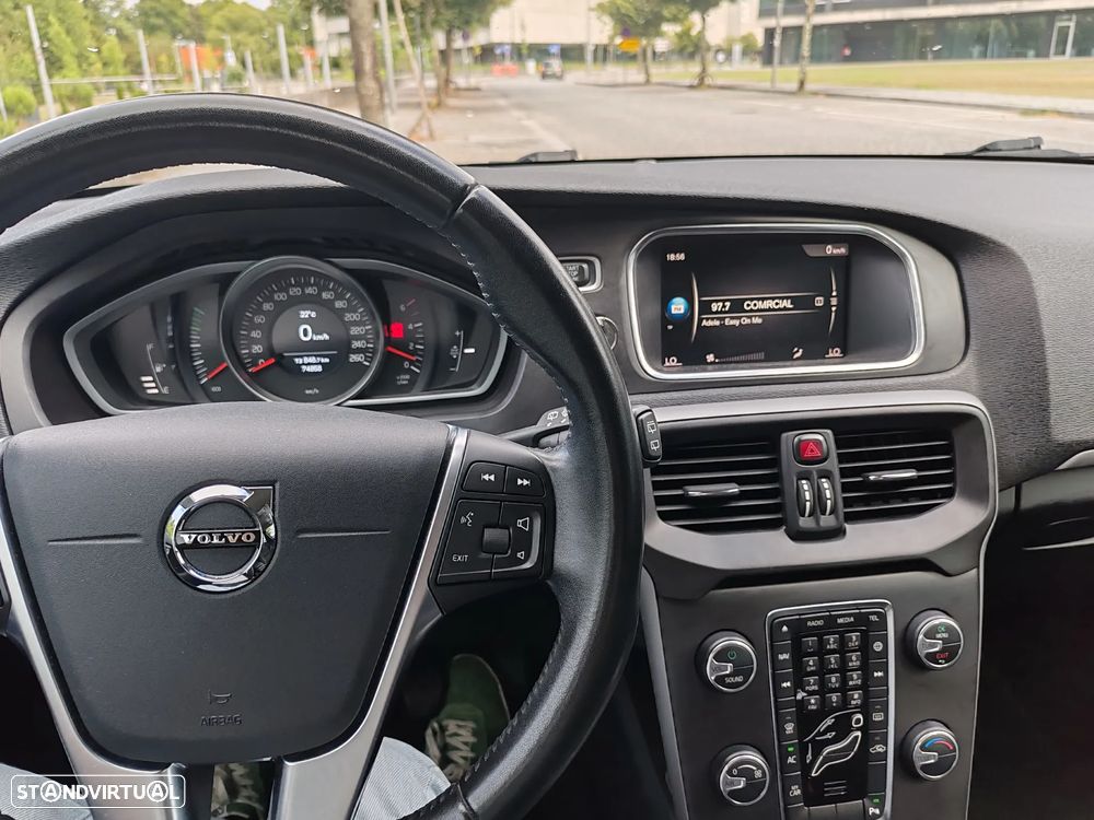 Volvo V40 2.0 D3 Momentum - 6