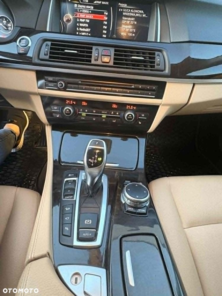 BMW Seria 5 535i xDrive Sport-Aut Luxury Line - 11