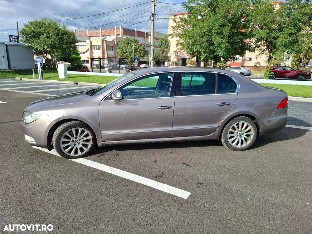 Skoda Superb 2.0 TDI DSG Elegance - 2