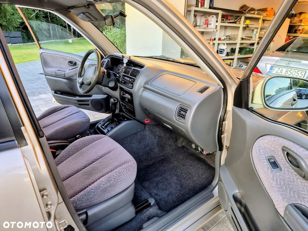 Suzuki Grand Vitara - 27