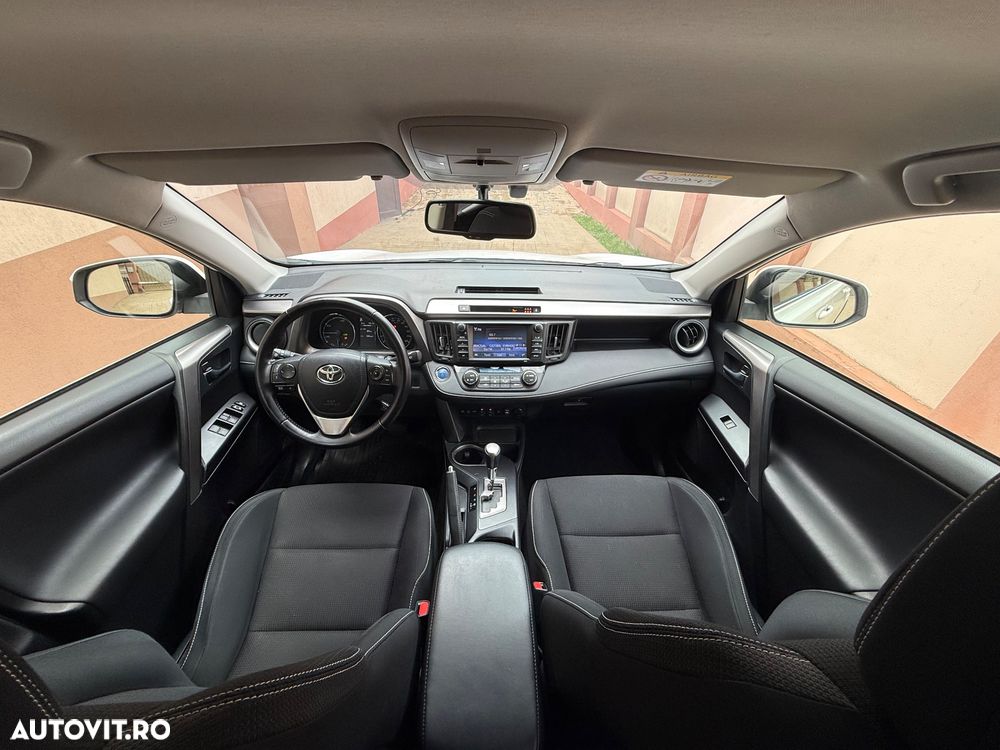 Toyota RAV4 - 9