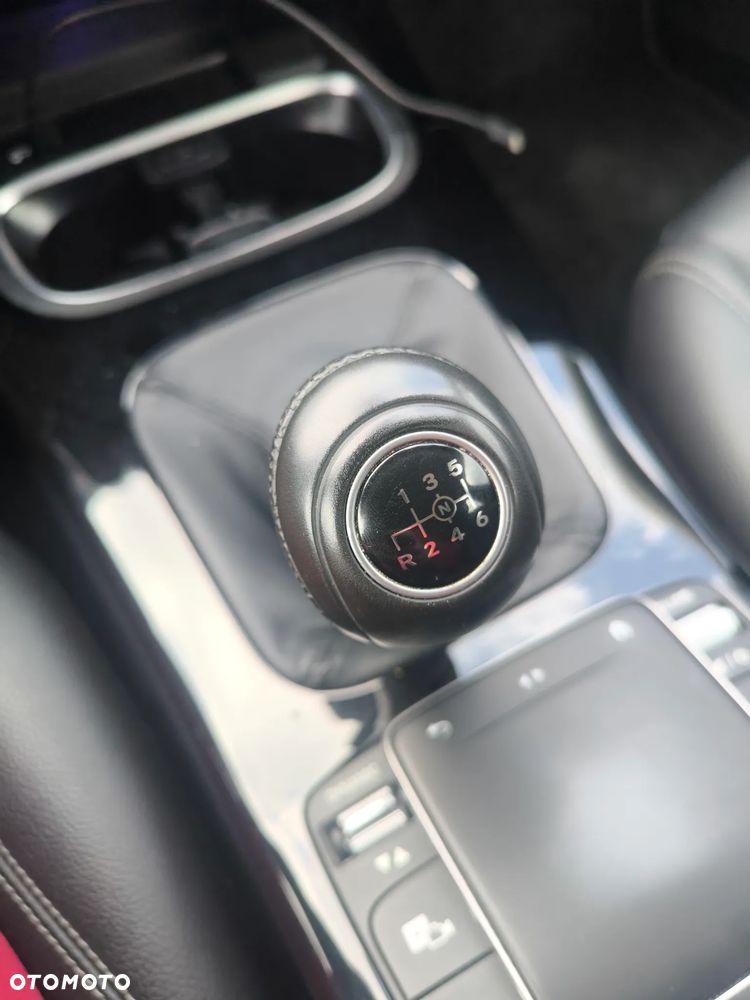 Mercedes-Benz CLA - 13