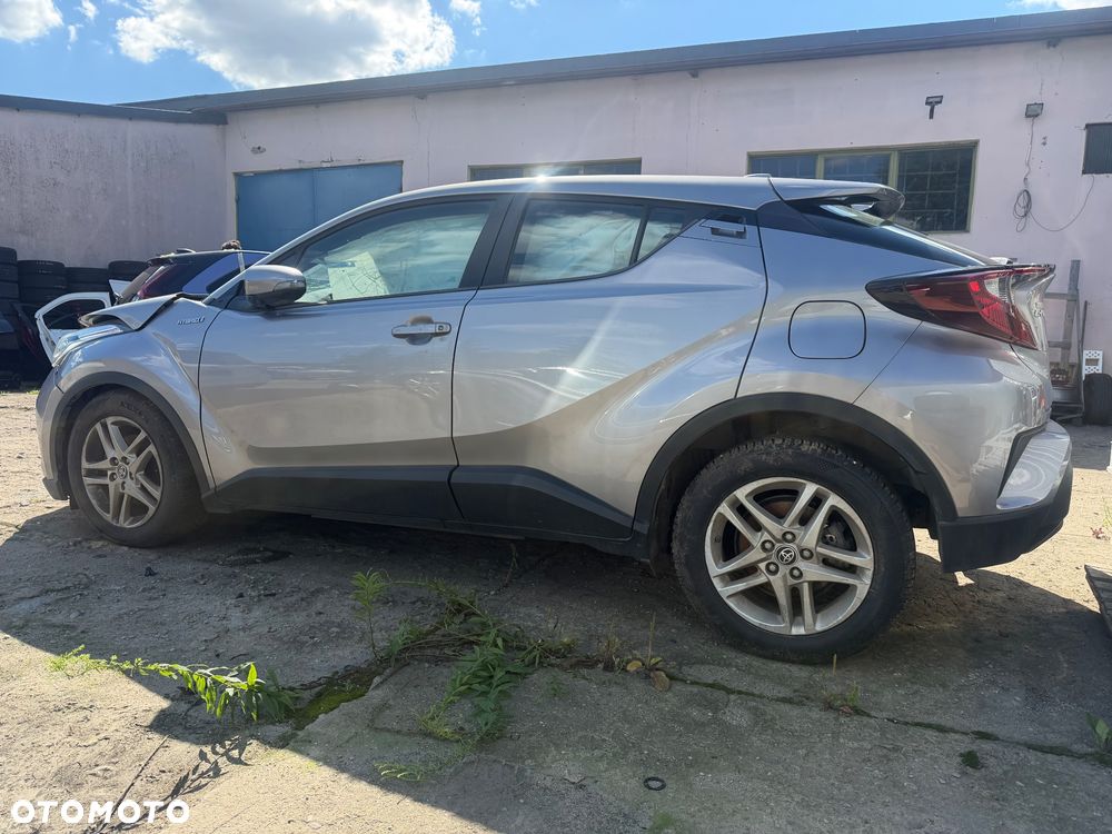 Toyota C-HR - 4