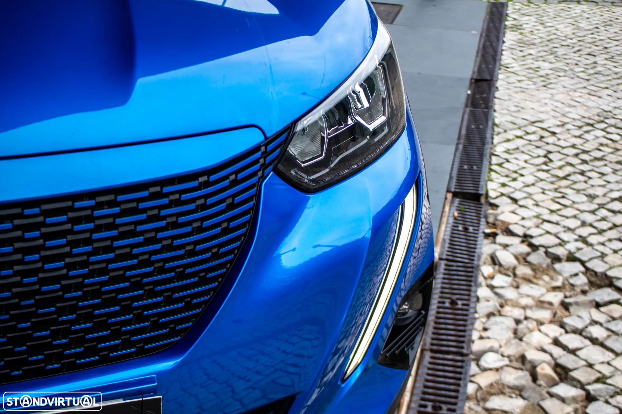 Peugeot e-2008 Allure - 8