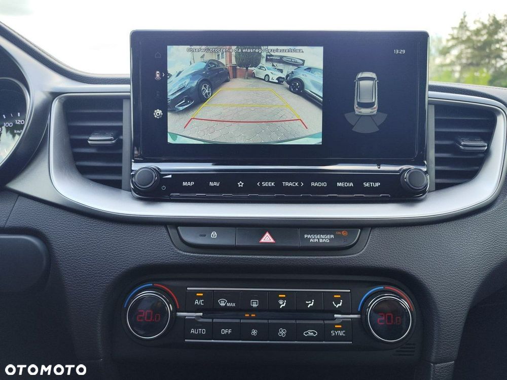 Kia Ceed - 31