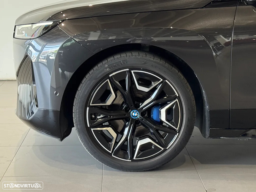 BMW iX xDrive 50 Pack Desportivo - 17