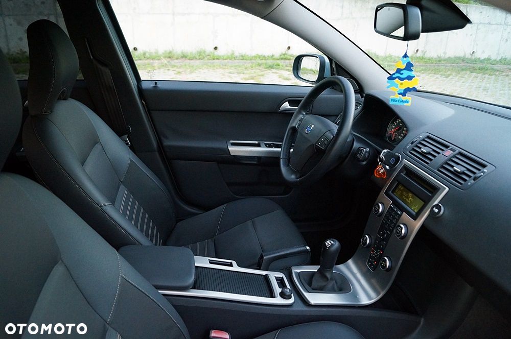 Volvo V50 D5 Momentum - 23