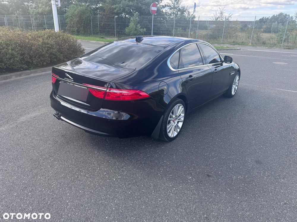 Jaguar XF 2.0 i4D AWD Prestige - 15
