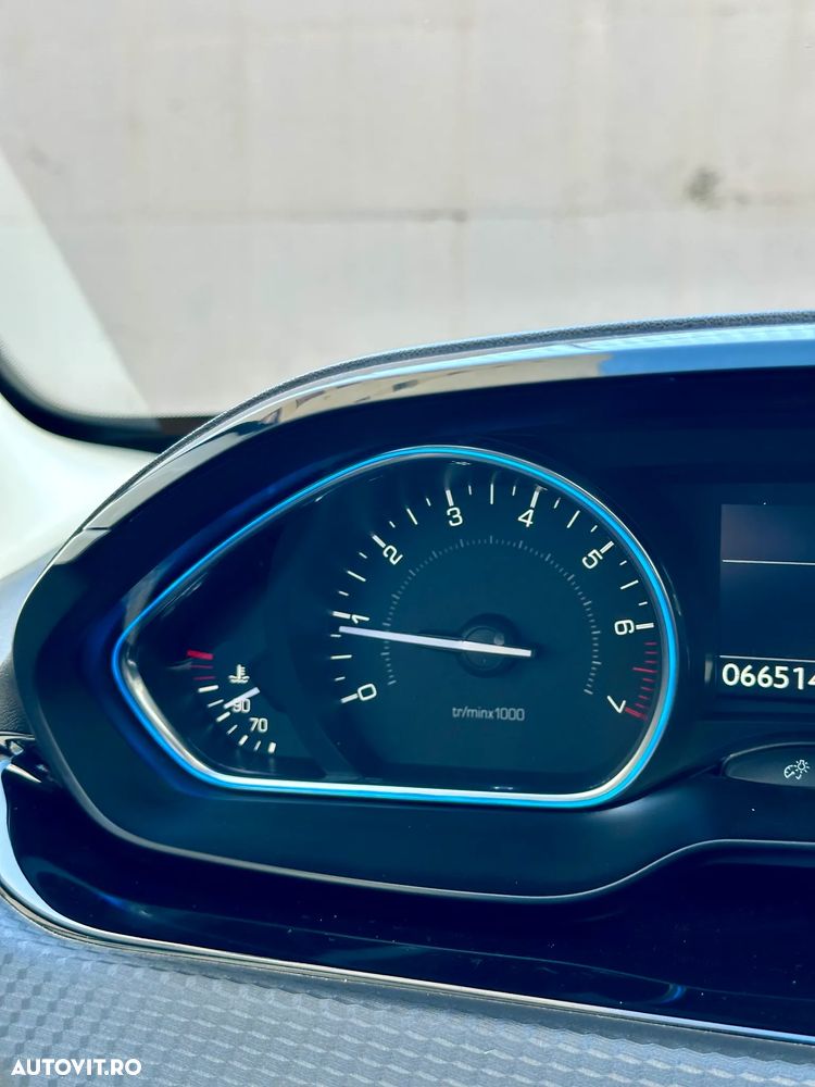 Peugeot 2008 - 24