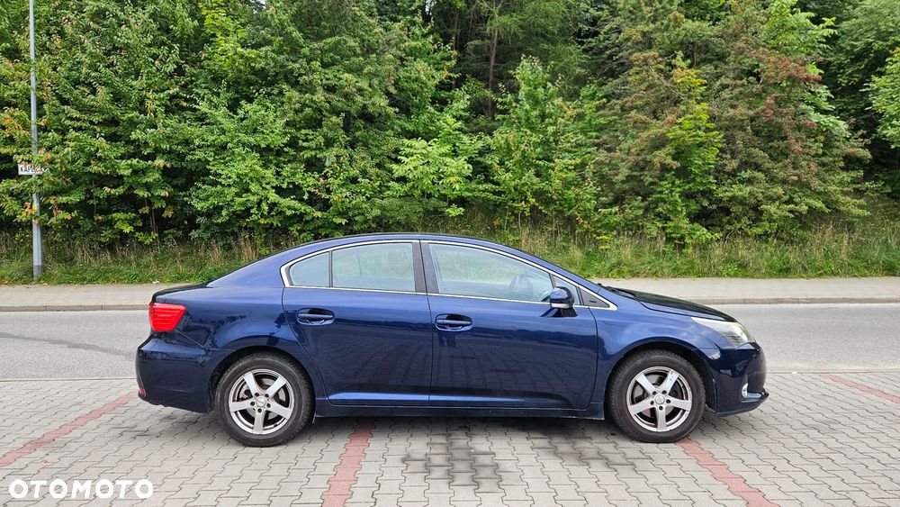 Toyota Avensis - 8