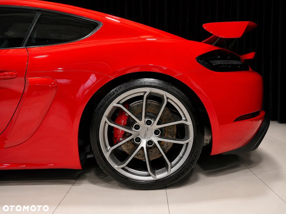 Porsche 718 Cayman GPF GT4 PDK - 8