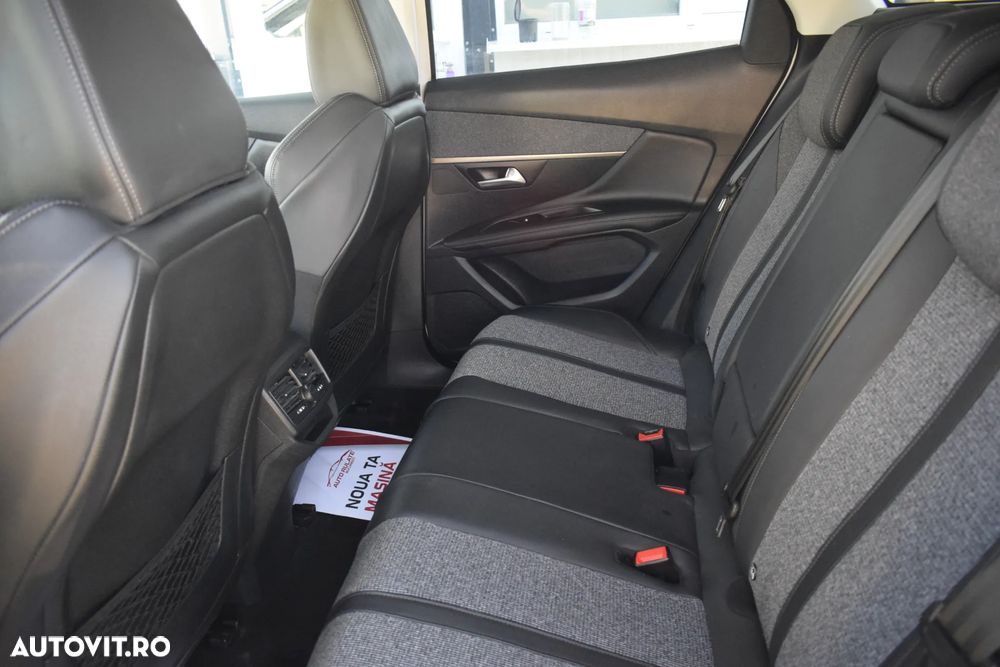 Peugeot 3008 1.2 PureTech Turbo S&S EAT8 Allure - 12