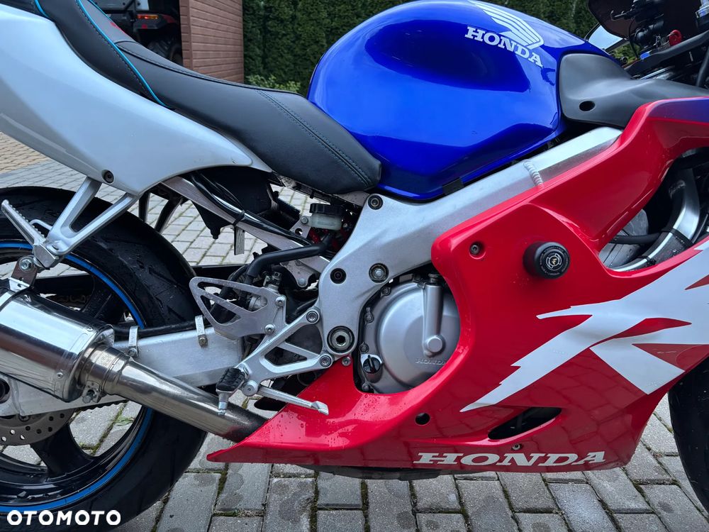 Honda CBR - 3