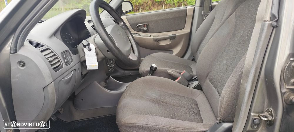 Hyundai Accent 1.3 GLS - 9