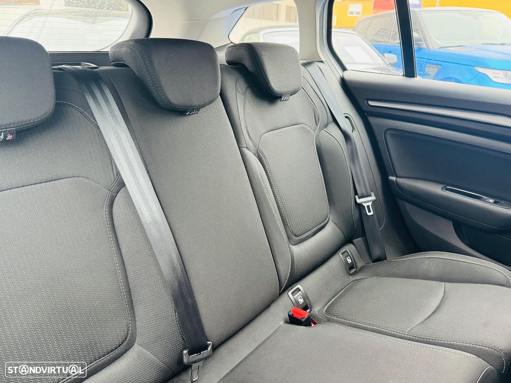 Renault Mégane Sport Tourer BLUE dCi 115 EDC INTENS - 8