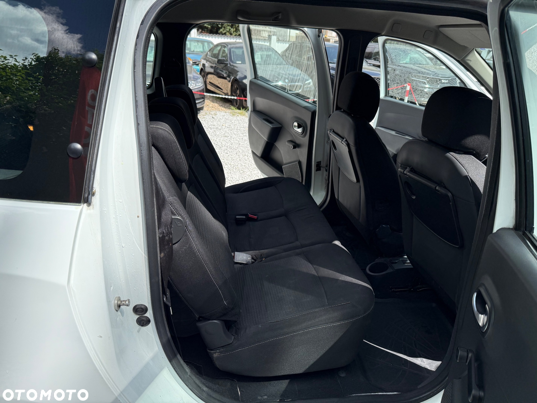 Dacia Lodgy 1.6 SCe Laureate S&S - 17