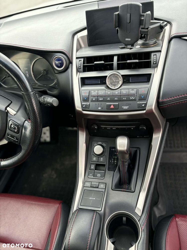 Lexus NX 300h F Sport AWD - 4