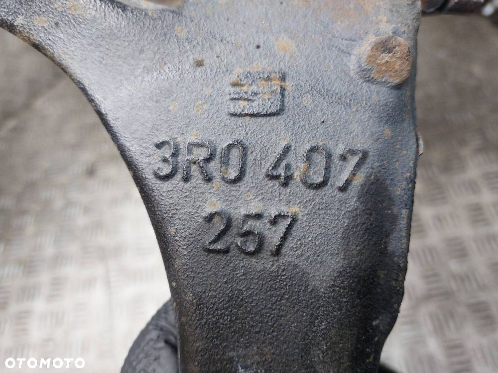 PIASTA ZWROTNICA LEWY PRZÓD SEAT EXEO I 2.0 TDI 3R0407257 ID: 234407 - 5