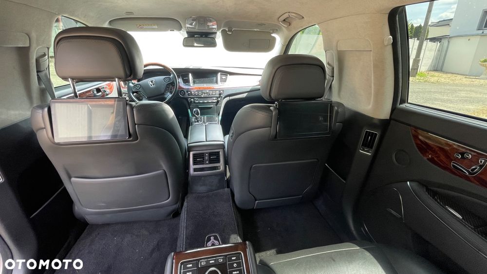 Hyundai Equus - 15