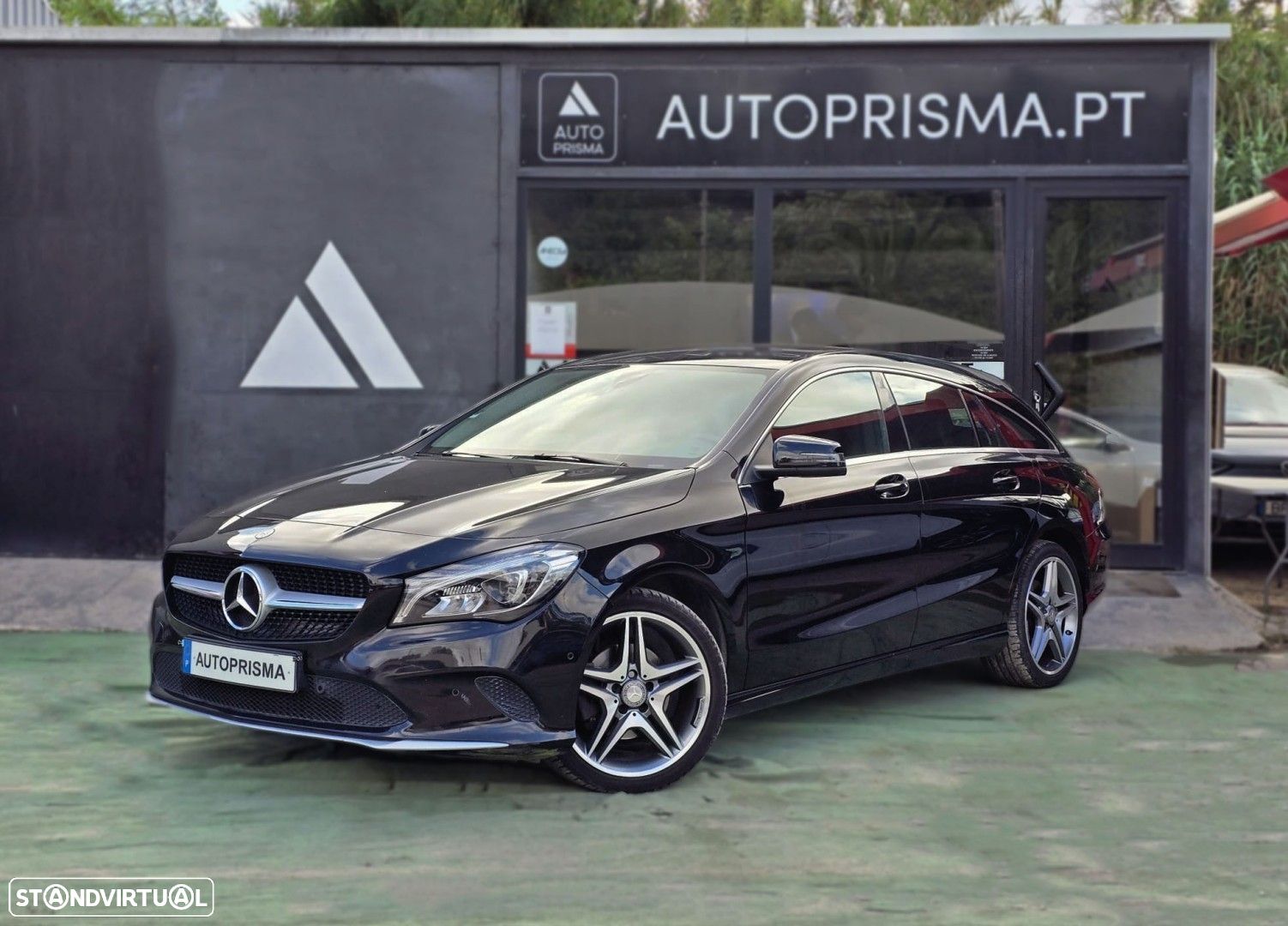 Mercedes-Benz CLA 220 d Shooting Brake Urban Aut. - 1