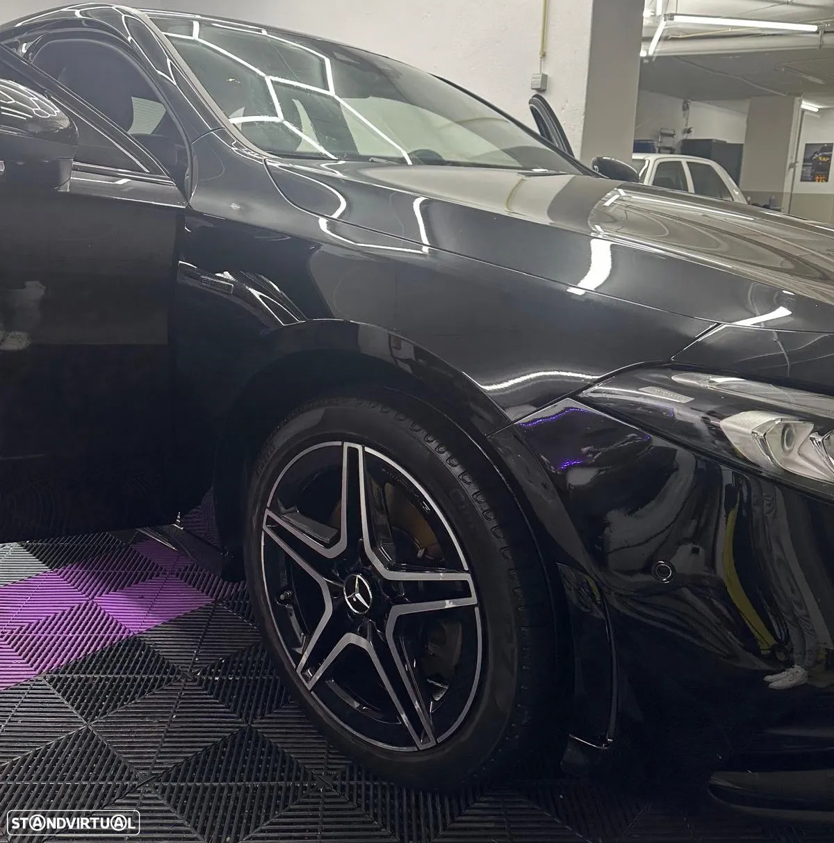 Mercedes-Benz A 250 Limousine e AMG Line - 12