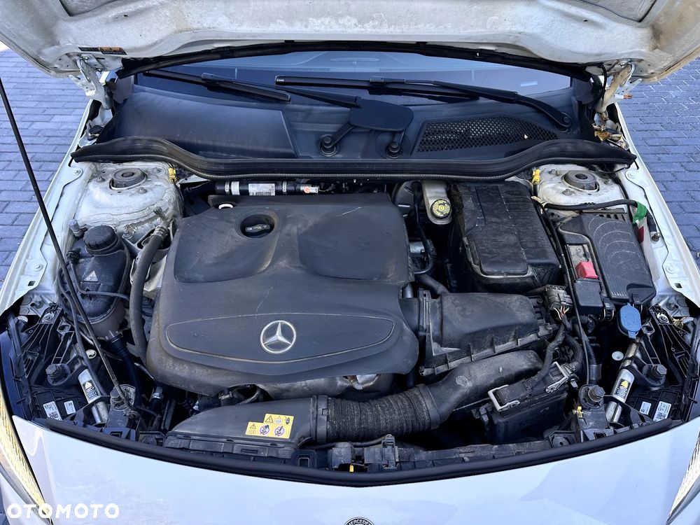 Mercedes-Benz Klasa A 180 7G-DCT AMG Line - 24
