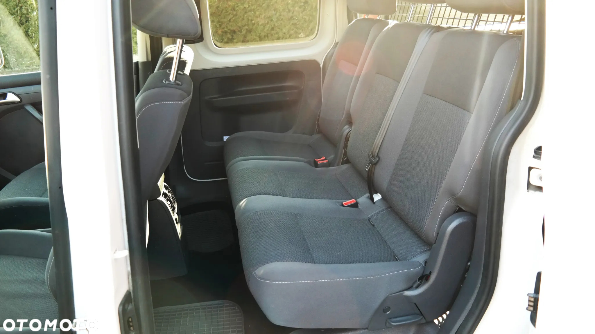 Volkswagen Caddy 2.0 TDI Comfortline DSG - 8