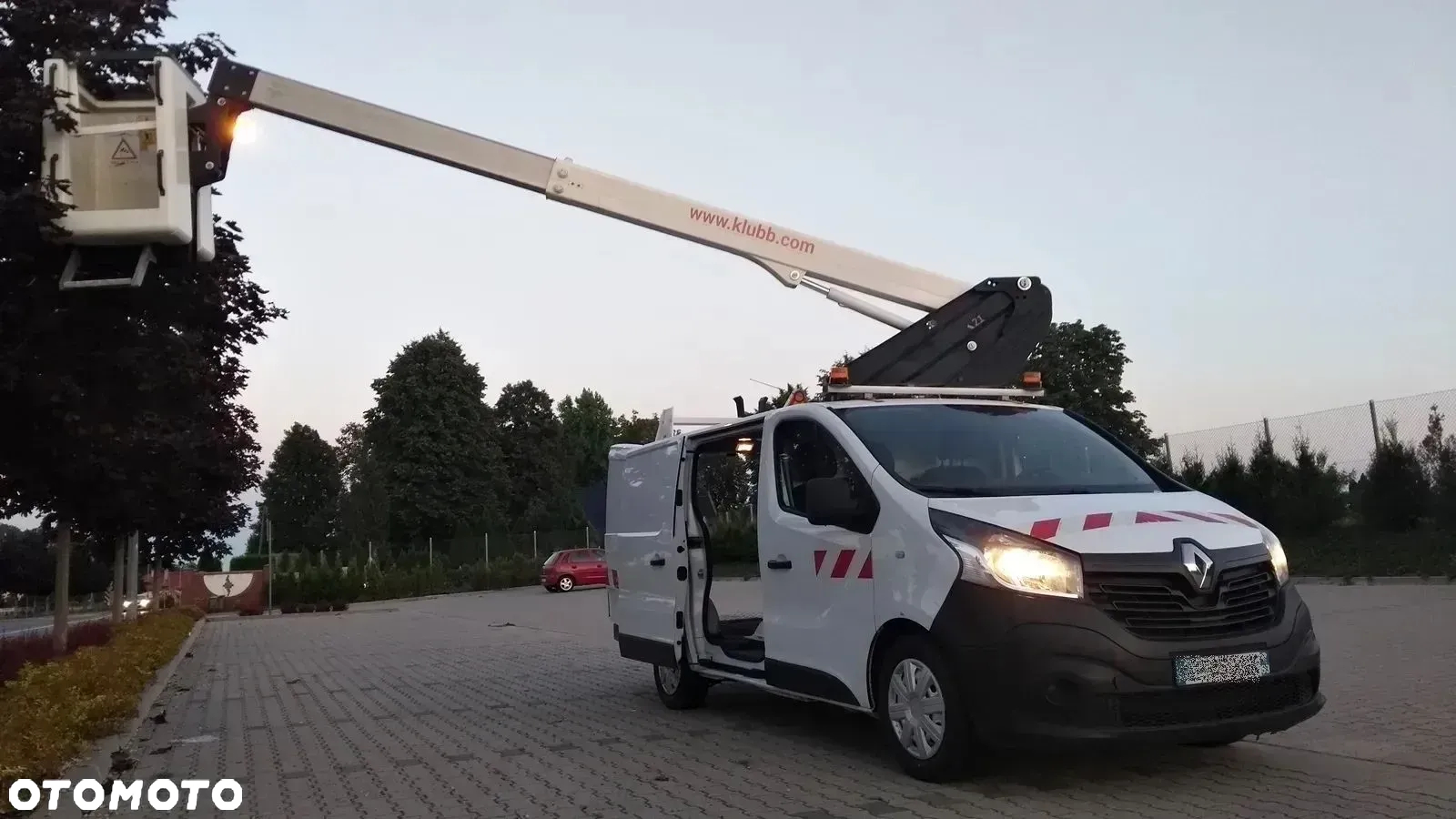 Renault Trafic Sprzedam Zamienię Renault Traffic Podnośnik Koszowy Klubb K21 Zwyżka Zamiana na inny sprzęt chętnie budowlany lub cieżarowy - 3