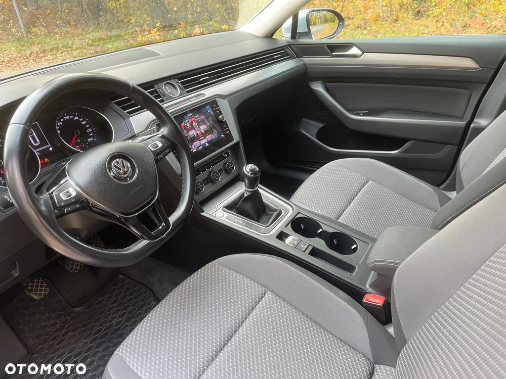 Volkswagen Passat Variant 1.4 TSI BMT Trendline - 19